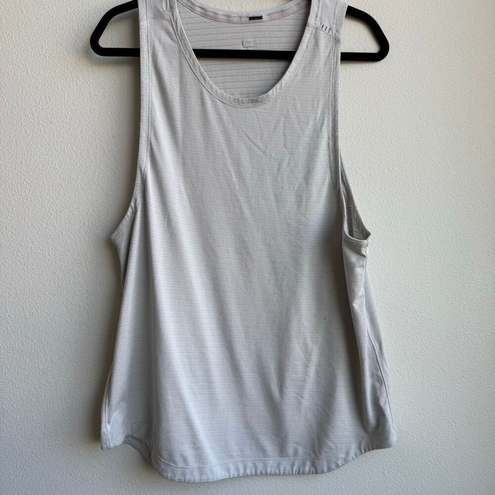 Lululemon Mens Gray Sleeveless Muscle Tee Athletic Tank Size medium?